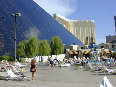 pyramide & mandalay